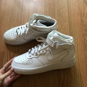 Air Force 1s Mid